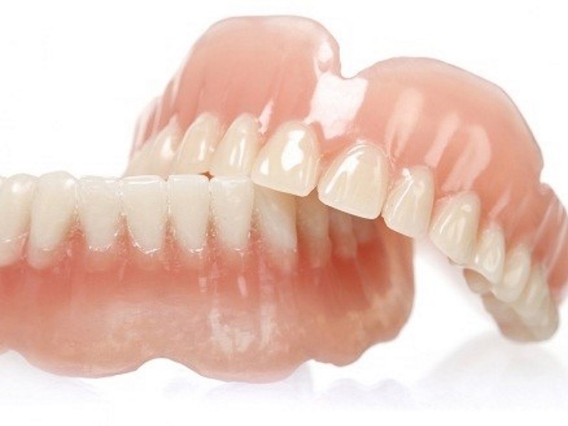 Полные съемные зубные протезы